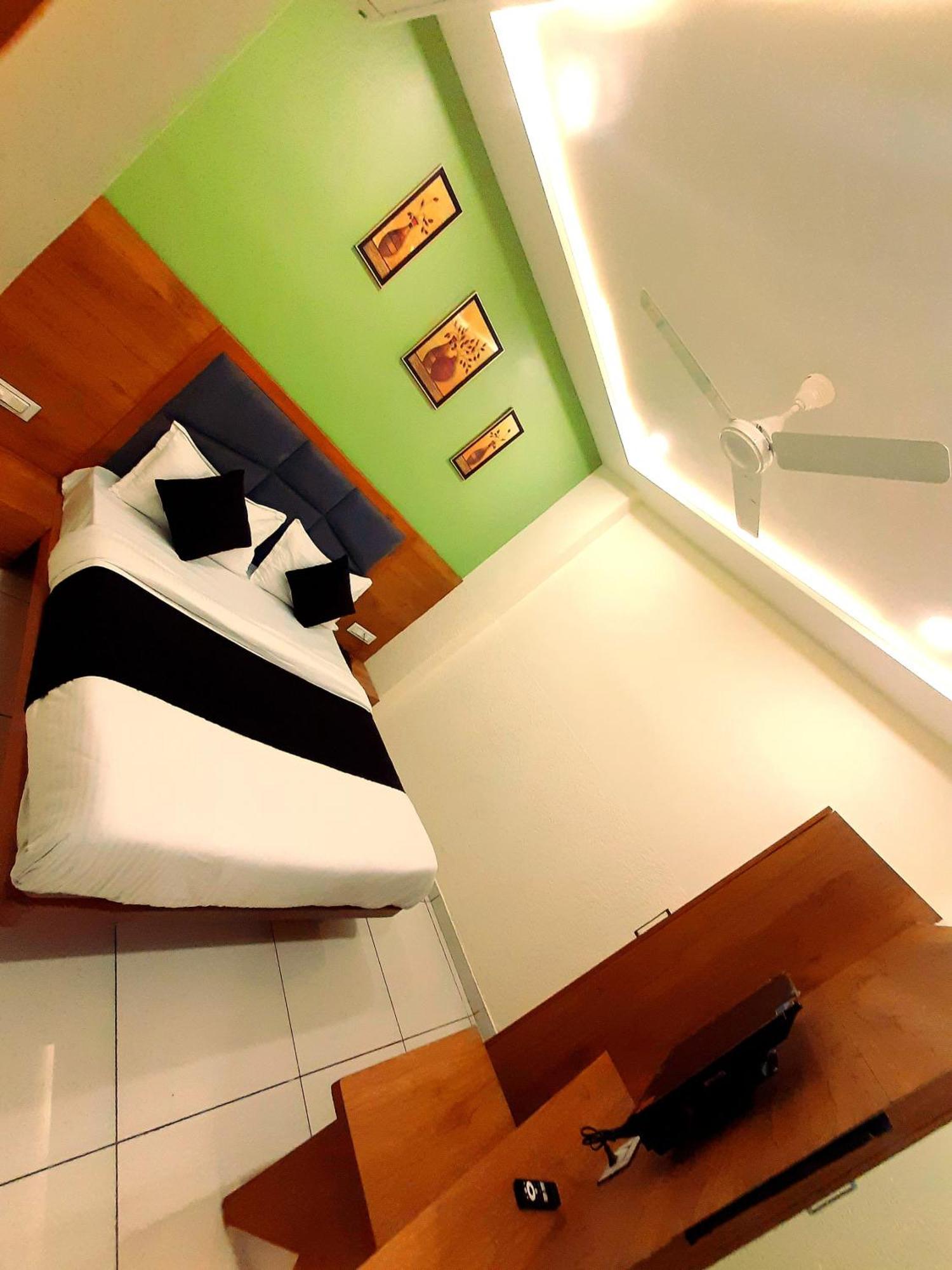 Hotel Suncity Ahmedabad Exterior photo