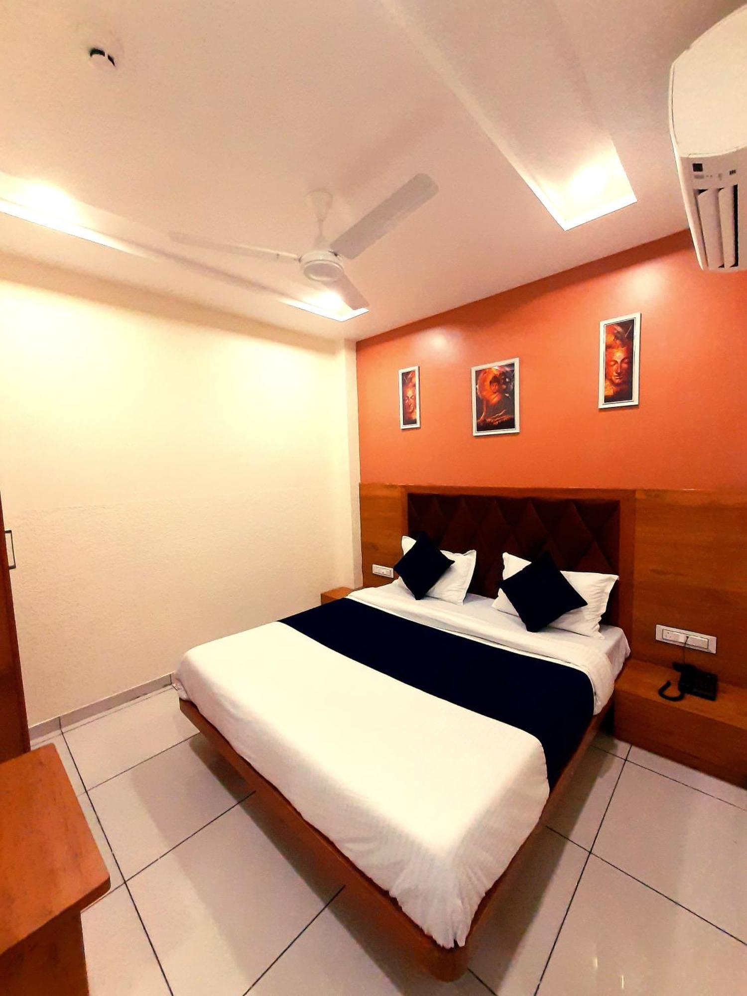 Hotel Suncity Ahmedabad Exterior photo