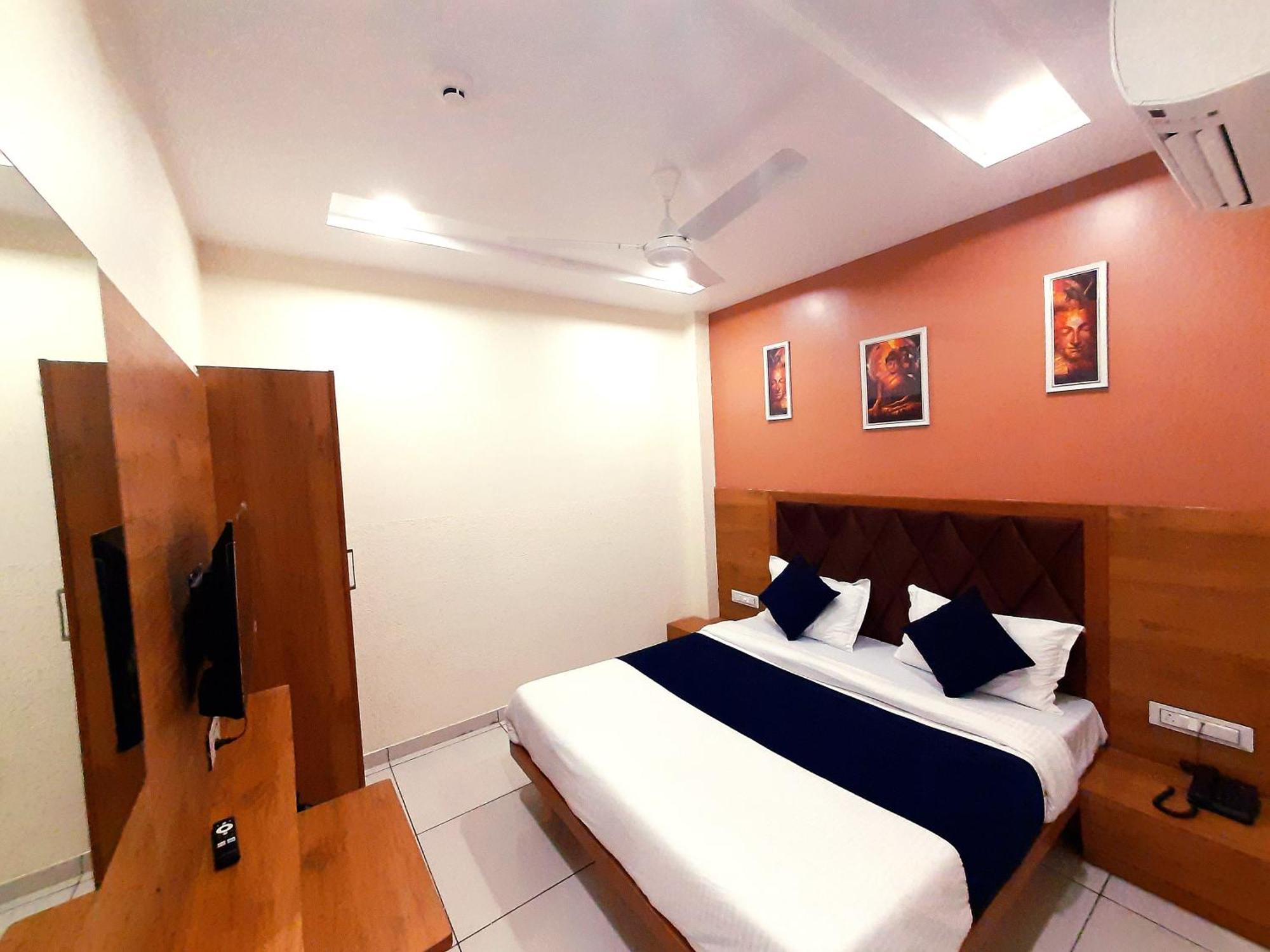 Hotel Suncity Ahmedabad Exterior photo