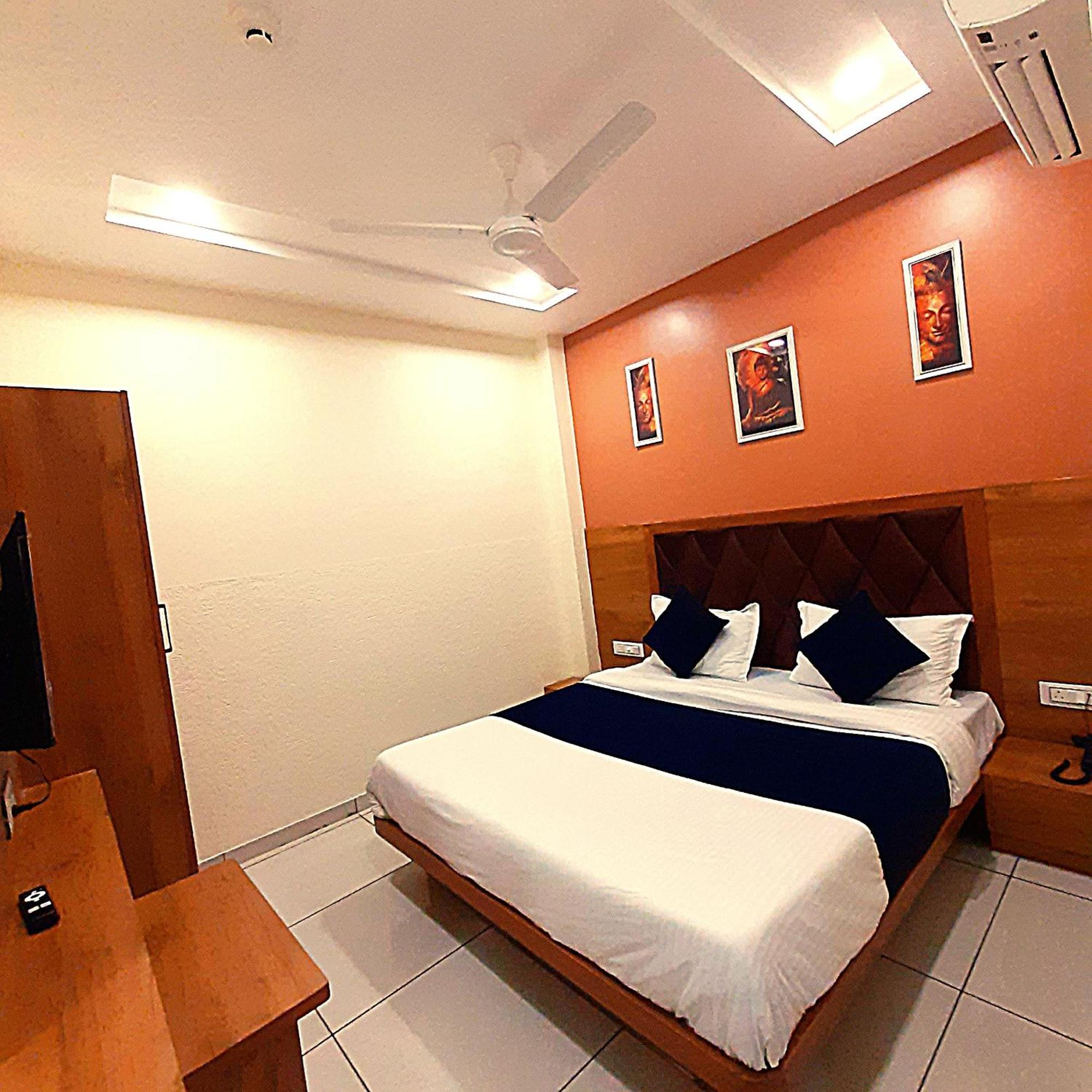 Hotel Suncity Ahmedabad Exterior photo