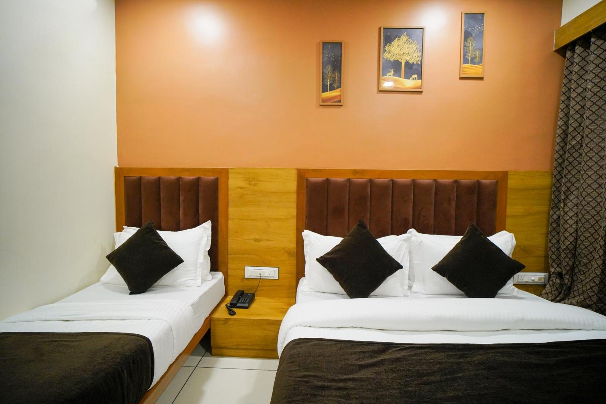 Hotel Suncity Ahmedabad Exterior photo