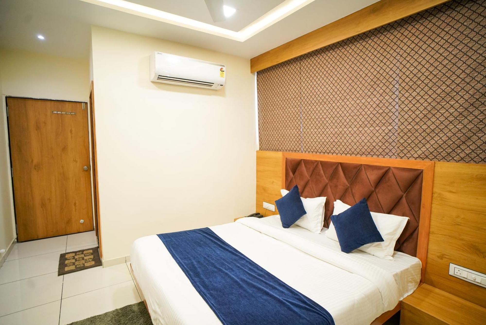 Hotel Suncity Ahmedabad Exterior photo